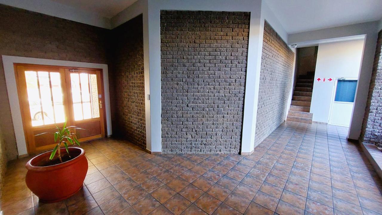 Nautilus 2 Bedroom Self-Catering Apartment Свакопмунд Экстерьер фото