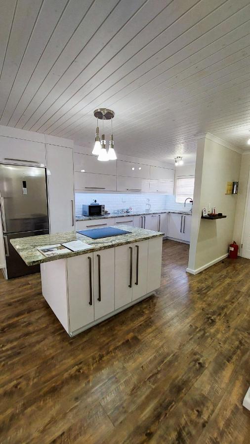 Nautilus 2 Bedroom Self-Catering Apartment Свакопмунд Экстерьер фото