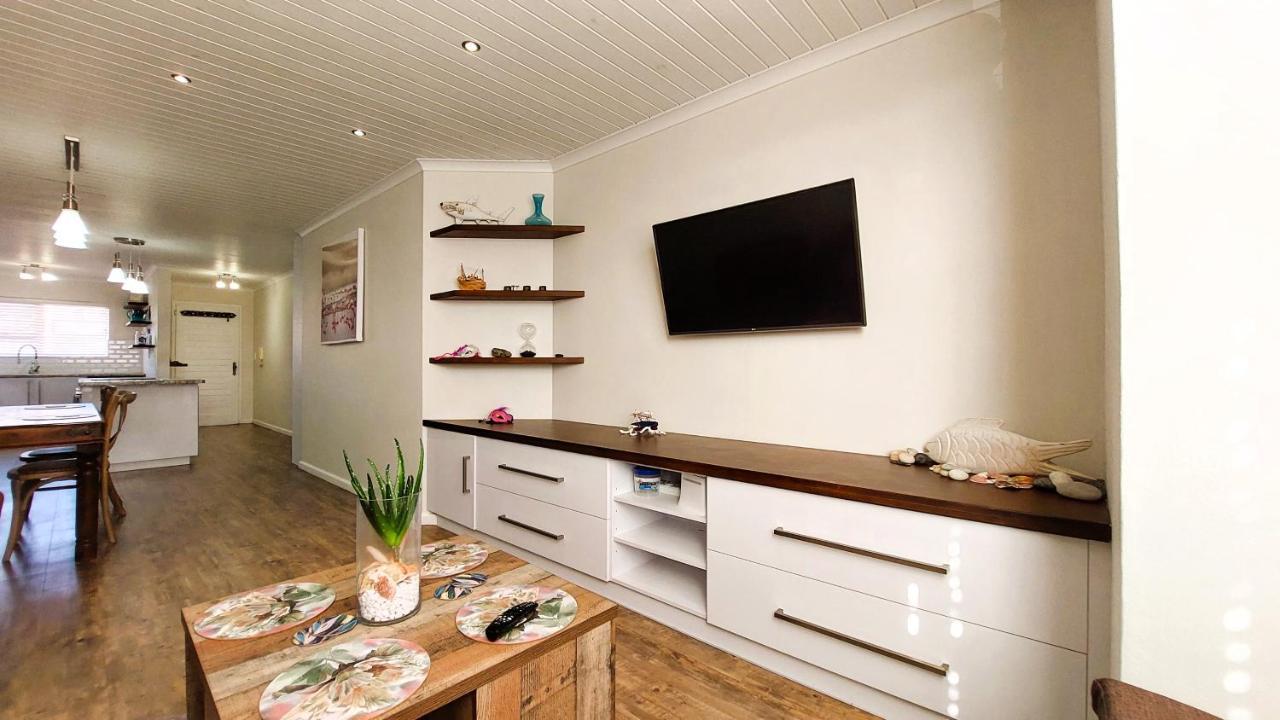 Nautilus 2 Bedroom Self-Catering Apartment Свакопмунд Экстерьер фото