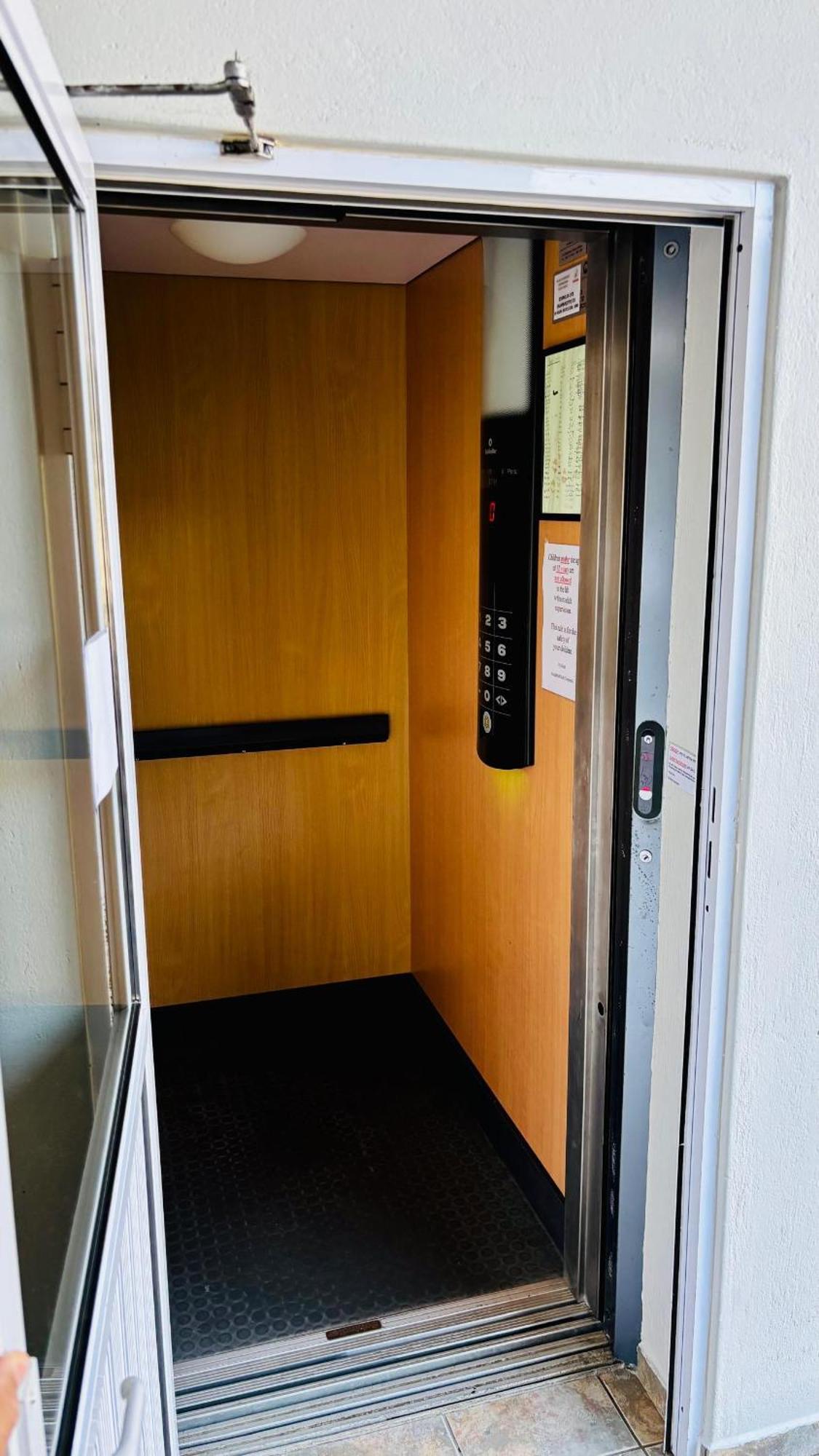 Nautilus 2 Bedroom Self-Catering Apartment Свакопмунд Экстерьер фото